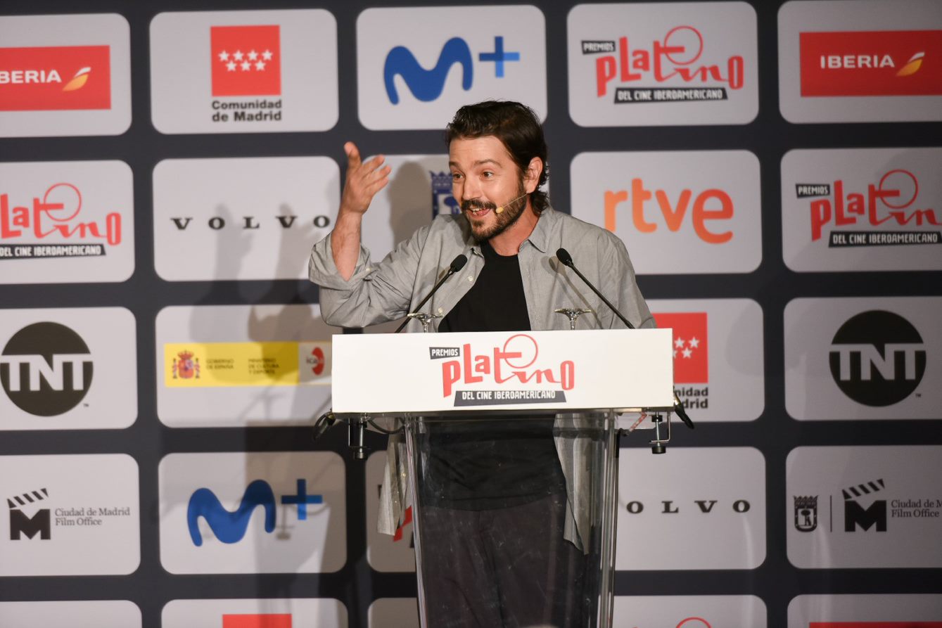 Diego Luna, Premio PLATINO de Honor: “Es el momento para que nuestras historias salgan y encuentren públicos por todo el mundo”