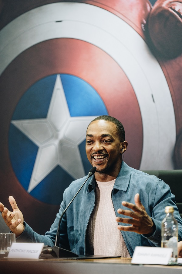 Anthony Mackie: "De niño soñaba ser un cowboy como Clint Eastwood"